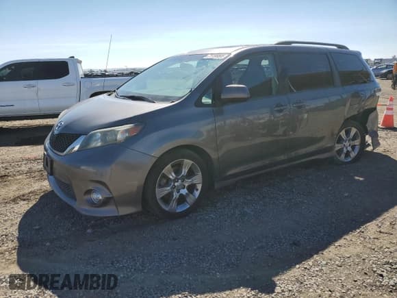 ✅ 2012 Toyota Sienna SE • VIN: 5TDXK3DC5CS239687 • Lot: 71195805. Listed on Copart with 115,143 mi. Free auction sales archive from the USA and detailed vehicle history report at DreamBid. Image 1.