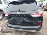 ✅ 2022 Ford Escape SE Hybrid • VIN: 1FMCU9BZ2NUA43557 • Лот: 43057569. Опубликован ранее на IAAI с пробегом 177 686 миль. Бесплатный доступ к архиву аукционных продаж из США и подробный отчёт об истории автомобиля на DreamBid. Изображение 17.