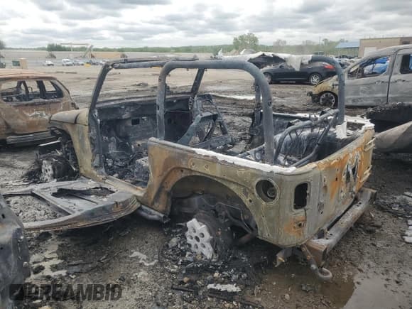 ✅ 2016 Jeep Wrangler Black Bear • VIN: 1C4AJWAGXGL169919 • Lot: 51573455. Wystawiony na Copart z przebiegiem 98 406 mil. Bezpłatny archiwum sprzedaży aukcyjnych z USA i szczegółowy raport historii pojazdu na DreamBid. Zdjęcie 2.