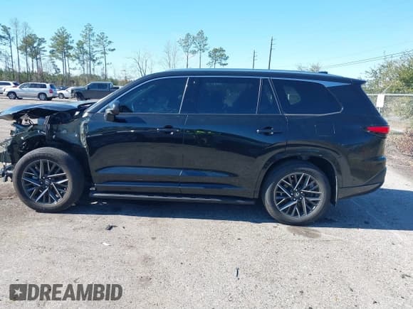 ✅ 2024 Lexus TX 350 • VIN: 5TDAAAA62RS009447 • Lot: 41338520. Listed on IAAI with 14,309 mi. Free auction sales archive from the USA and detailed vehicle history report at DreamBid. Image 14.