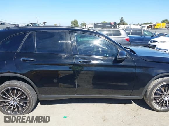 ✅ 2021 Mercedes-Benz GLC 300 • VIN: W1N0G8DB6MV286007 • Lot: 42940680. Listed on IAAI with 120,716 mi. Free auction sales archive from the USA and detailed vehicle history report at DreamBid. Image 13.