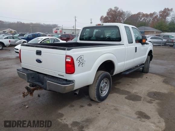 ✅ 2014 Ford F-250 XL • VIN: 1FT7X2B63EEA98605 • Lot: 43742482. Wystawiony na IAAI z przebiegiem 148 458 mil. Bezpłatny archiwum sprzedaży aukcyjnych z USA i szczegółowy raport historii pojazdu na DreamBid. Zdjęcie 4.