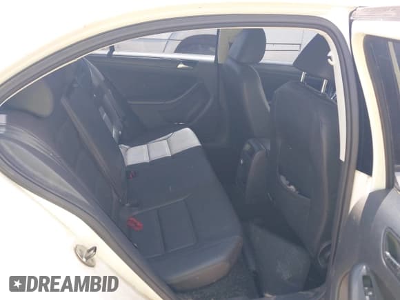 ✅ 2011 Volkswagen Jetta SE • VIN: 3VWBZ7AJ4BM395991 • Lot: 42550817. Listed on IAAI with 94,430 mi. Free auction sales archive from the USA and detailed vehicle history report at DreamBid. Image 8.