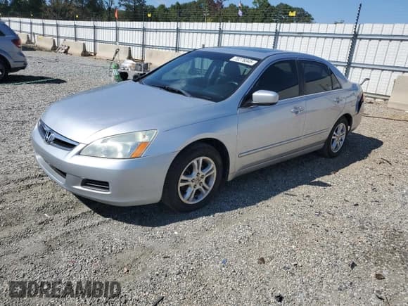 ✅ 2007 Honda Accord EX • VIN: 1HGCM56767A088917 • Лот: 70279345. Опубликован ранее на Copart с пробегом 142 609 миль. Бесплатный доступ к архиву аукционных продаж из США и подробный отчёт об истории автомобиля на DreamBid. Изображение 1.