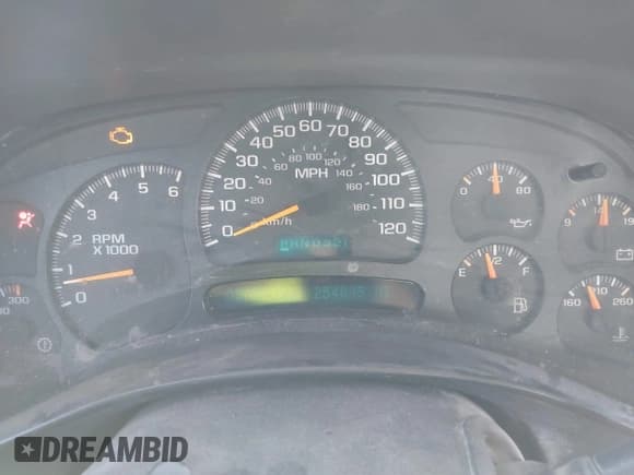 ✅ 2005 Chevrolet Silverado 2500HD LT • VIN: 1GCHC23UX5F811703 • Lot: 43603568. Wystawiony na IAAI z przebiegiem 254 895 mil. Bezpłatny archiwum sprzedaży aukcyjnych z USA i szczegółowy raport historii pojazdu na DreamBid. Zdjęcie 7.