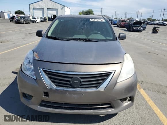 ✅ 2013 Nissan Versa S • VIN: 3N1CN7AP0DL847535 • Лот: 66713115. Опубликован ранее на Copart с пробегом 184 928 миль. Бесплатный доступ к архиву аукционных продаж из США и подробный отчёт об истории автомобиля на DreamBid. Изображение 5.