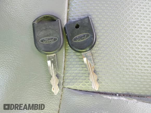 ✅ 2008 Ford F-150 XL • VIN: 1FTRF12288KB55728 • Lot: 43560381. Listed on IAAI with 175,929 mi. Free auction sales archive from the USA and detailed vehicle history report at DreamBid. Image 11.