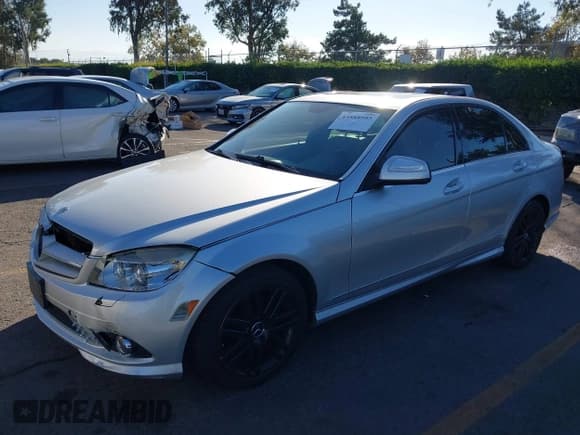 ✅ 2008 Mercedes-Benz C 300 Sport • VIN: WDDGF54X18F071658 • Лот: 43588993. Опубликован ранее на IAAI с пробегом 99 567 миль. Бесплатный доступ к архиву аукционных продаж из США и подробный отчёт об истории автомобиля на DreamBid. Изображение 2.
