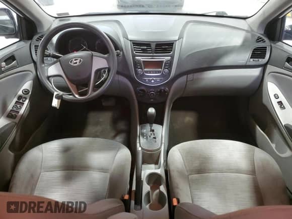 2017 Hyundai Accent SE z VIN KMHCT4AE2HU286178, wystawiony jako Copart lot #81285335 z przebiegiem 109 228 mil mil oraz Czysty tytuł • Clean title. Historia ofert i sprzedaży dostępna na DreamBid. Obrazek 8.