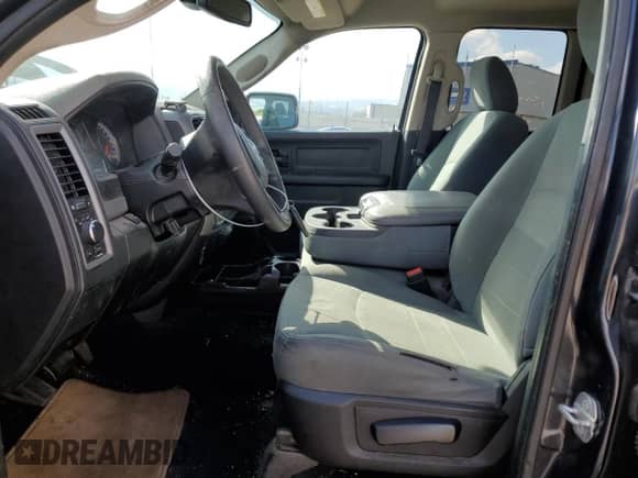 2018 Ram 1500 Tradesman z VIN 1C6RR6FG0JS299202, wystawiony jako Copart lot #81694485 z przebiegiem 151 868 mil mil oraz Szkoda całkowita • Salvage title. Historia ofert i sprzedaży dostępna na DreamBid. Obrazek 7.