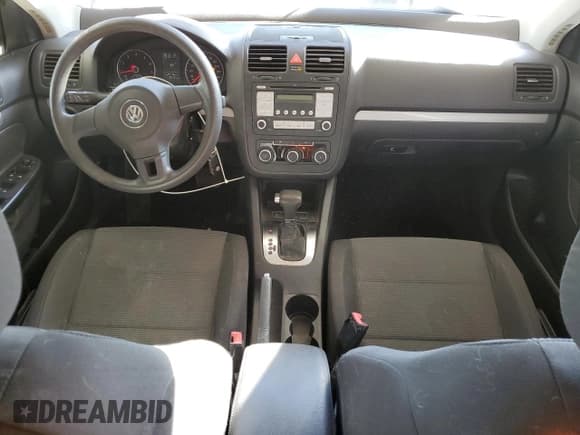 ✅ 2010 Volkswagen Jetta S • VIN: 3VWJZ7AJ4AM003490 • Lot: 91702905. Listed on Copart with 169,321 mi. Free auction sales archive from the USA and detailed vehicle history report at DreamBid. Image 8.