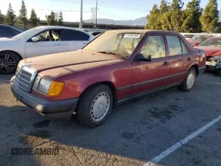 ✅ 1989 Mercedes-Benz 260 • VIN: WDBEA26D6KA989345 • Лот: 41466245. Опубликован ранее на Copart с пробегом 55 516 миль. Бесплатный доступ к архиву аукционных продаж из США и подробный отчёт об истории автомобиля на DreamBid. Изображение 1.