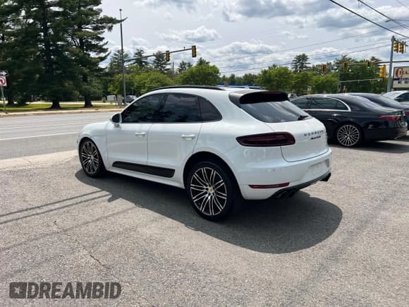 ✅ 2017 Porsche Macan Turbo • VIN: WP1AF2A50HLB60235 • Lot: 59613765. Listed on Copart with 118,915 mi. Free auction sales archive from the USA and detailed vehicle history report at DreamBid. Image 3.