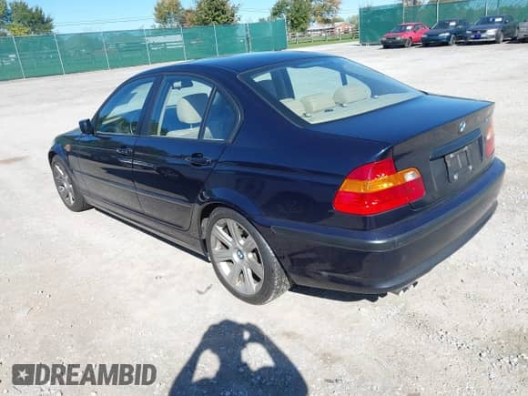 2003 BMW 3 Series 325i с VIN WBAEV33413KL59161, выставлен на аукционе IAAI как лот 43483991 с пробегом 171 867 миль миль и . История ставок и продаж доступна на DreamBid. Изображение 3.