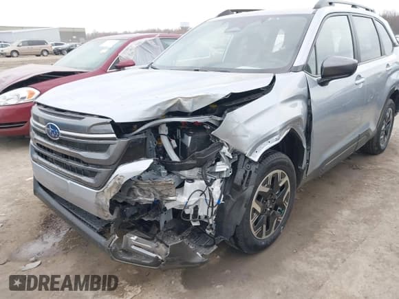 ✅ 2025 Subaru Forester Premium • VIN: JF2SLDBC5SH538293 • Lot: 41898976. Listed on IAAI with 424 mi. Free auction sales archive from the USA and detailed vehicle history report at DreamBid. Image 18.