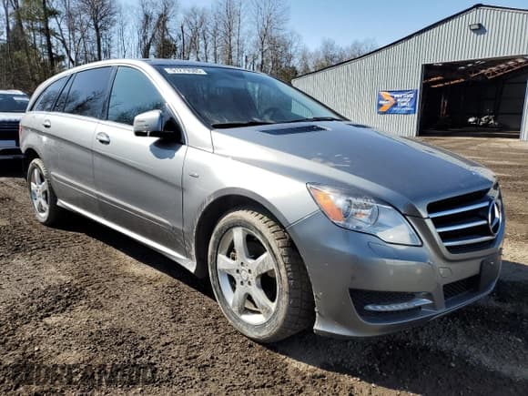 ✅ 2011 Mercedes-Benz R 350 • VIN: 4JGCB2FE4BA122942 • Lot: 51279585. Listed on Copart with 221,307 mi. Free auction sales archive from the USA and detailed vehicle history report at DreamBid. Image 4.