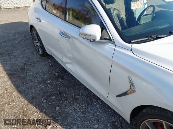 ✅ 2021 Genesis G70 3.3T • VIN: KMTG34LE0MU071526 • Lot: 43824012. Wystawiony na IAAI z przebiegiem 20 078 mil. Bezpłatny archiwum sprzedaży aukcyjnych z USA i szczegółowy raport historii pojazdu na DreamBid. Zdjęcie 5.