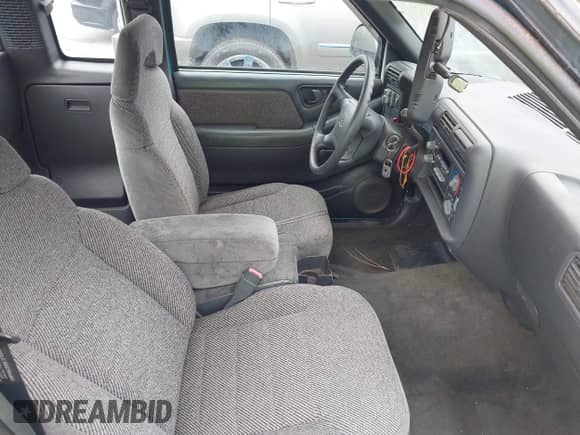 1995 Chevrolet S-10 LS с VIN 1GCCS1949SK180749, выставлен на аукционе IAAI как лот 42948866 с пробегом 67 506 миль миль и . История ставок и продаж доступна на DreamBid. Изображение 5.