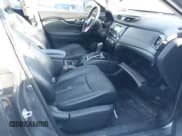 ✅ 2018 Nissan Rogue SV • VIN: JN8AT2MV3JW345779 • Lot: 38846878. Wystawiony na IAAI z przebiegiem Nie podano. Bezpłatny archiwum sprzedaży aukcyjnych z USA i szczegółowy raport historii pojazdu na DreamBid. Zdjęcie 5.