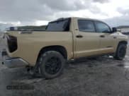 ✅ 2017 Toyota Tundra SR5 • VIN: 5TFDW5F15HX662978 • Лот: 84483965. Опубликован ранее на Copart с пробегом 201 312 миль. Бесплатный доступ к архиву аукционных продаж из США и подробный отчёт об истории автомобиля на DreamBid. Изображение 3.