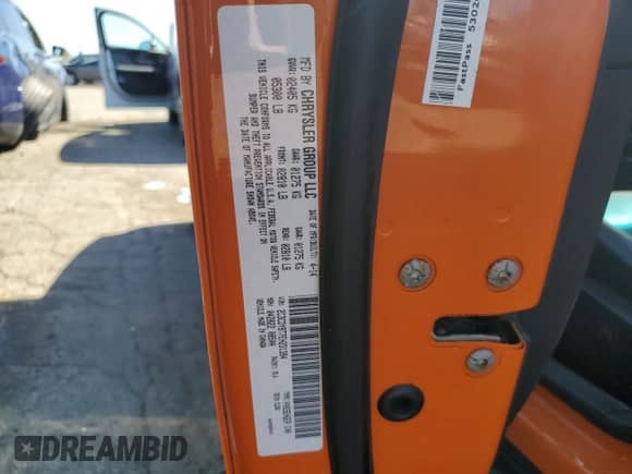 2014 Dodge Challenger R/T 100th Anniversary Appearance z VIN 2C3CDYBT7EH231394, wystawiony jako Copart lot #73204334 z przebiegiem 76 431 mil mil oraz Szkoda całkowita • Salvage title. Historia ofert i sprzedaży dostępna na DreamBid. Obrazek 12.