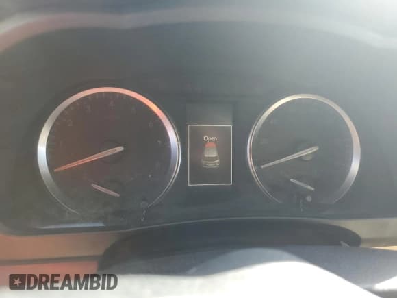 ✅ 2016 Toyota Highlander XLE • VIN: 5TDJKRFH7GS338907 • Лот: 83626964. Опубликован ранее на Copart с пробегом Не указан. Бесплатный доступ к архиву аукционных продаж из США и подробный отчёт об истории автомобиля на DreamBid. Изображение 9.