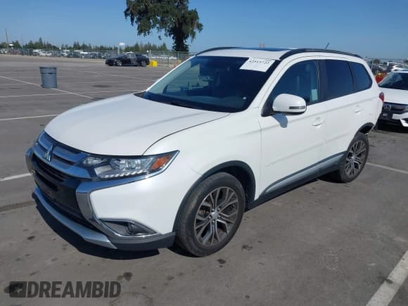 ✅ 2016 Mitsubishi Outlander SE • VIN: JA4AD3A33GZ013375 • Лот: 42515722. Опубликован ранее на IAAI с пробегом 106 804 миль. Бесплатный доступ к архиву аукционных продаж из США и подробный отчёт об истории автомобиля на DreamBid. Изображение 17.