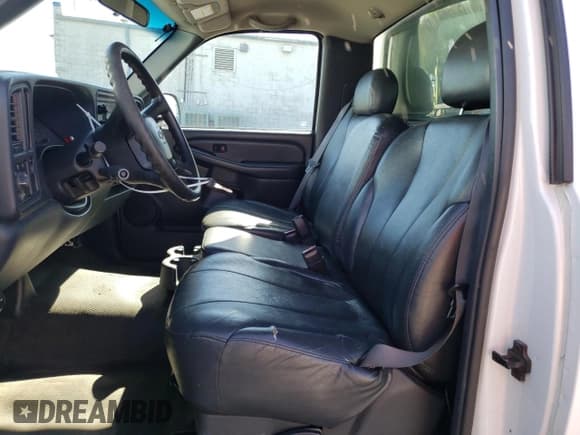 ✅ 2001 Chevrolet Silverado 1500 • VIN: 1GCEC14V41Z290278 • Лот: 51526514. Опубликован ранее на Copart с пробегом 143 907 миль. Бесплатный доступ к архиву аукционных продаж из США и подробный отчёт об истории автомобиля на DreamBid. Изображение 7.