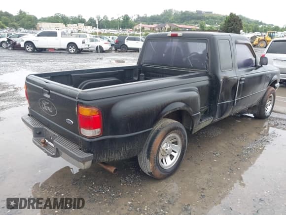 ✅ 1998 Ford Ranger XL • VIN: 1FTYR14U2WPB11449 • Lot: 42329802. Wystawiony na IAAI z przebiegiem 135 606 mil. Bezpłatny archiwum sprzedaży aukcyjnych z USA i szczegółowy raport historii pojazdu na DreamBid. Zdjęcie 4.