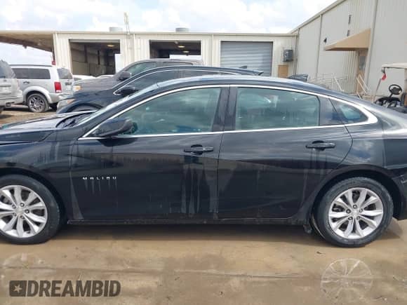 2020 Chevrolet Malibu LT with VIN 1G1ZD5ST3LF098810, listed as a IAAI auction lot 43438532 with 140,976 mi miles and . Bid and sale history available at DreamBid. Image 14.