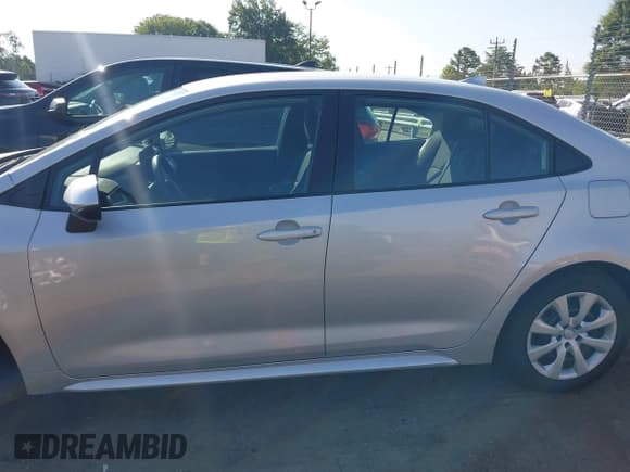 ✅ 2024 Toyota Corolla LE • VIN: 5YFB4MDE2RP105037 • Lot: 42811776. Wystawiony na IAAI z przebiegiem 40 841 mil. Bezpłatny archiwum sprzedaży aukcyjnych z USA i szczegółowy raport historii pojazdu na DreamBid. Zdjęcie 14.