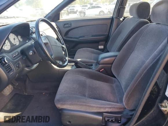 ✅ 1996 Nissan Maxima GXE • VIN: JN1CA21D3TT724892 • Lot: 85563895. Listed on Copart with 275,137 mi. Free auction sales archive from the USA and detailed vehicle history report at DreamBid. Image 7.