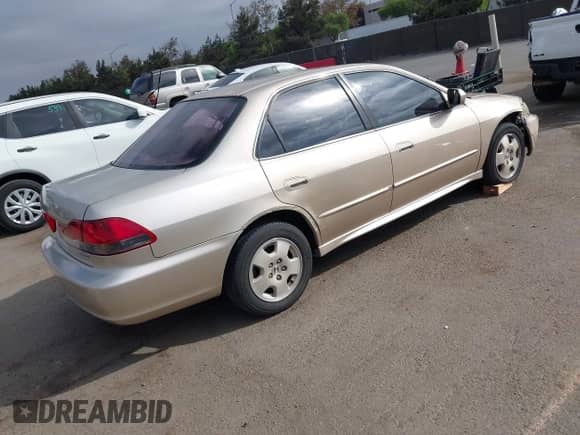 2002 Honda Accord EX с VIN 1HGCG16542A012653, выставлен на аукционе IAAI как лот 43387508 с пробегом 202 668 миль миль и . История ставок и продаж доступна на DreamBid. Изображение 4.