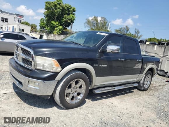 ✅ 2009 Dodge 1500 Laramie • VIN: 1D3HB13T49J521861 • Lot: 50819025. Wystawiony na Copart z przebiegiem 201 358 mil. Bezpłatny archiwum sprzedaży aukcyjnych z USA i szczegółowy raport historii pojazdu na DreamBid. Zdjęcie 1.