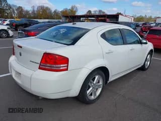 ✅ 2010 Dodge Avenger Express • VIN: 1B3CC1FB9AN191829 • Lot: 43632805. Wystawiony na IAAI z przebiegiem 135 150 mil. Bezpłatny archiwum sprzedaży aukcyjnych z USA i szczegółowy raport historii pojazdu na DreamBid. Zdjęcie 4.