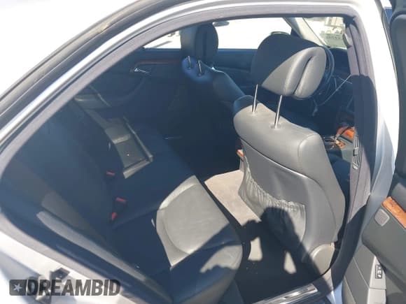 ✅ 2005 Mercedes-Benz S 500 • VIN: WDBNG75J45A453517 • Lot: 43633758. Listed on IAAI with Not provided. Free auction sales archive from the USA and detailed vehicle history report at DreamBid. Image 8.