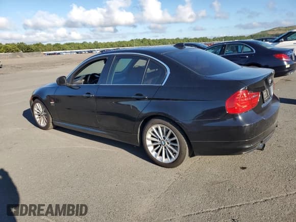 ✅ 2011 BMW 3 Series 335i xDrive • VIN: WBAPL5C58BA918969 • Лот: 67989885. Опубликован ранее на Copart с пробегом 127 303 миль. Бесплатный доступ к архиву аукционных продаж из США и подробный отчёт об истории автомобиля на DreamBid. Изображение 2.