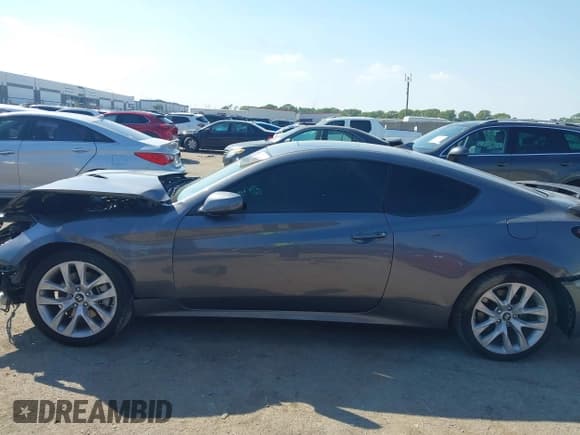 ✅ 2014 Hyundai Genesis Coupe R-Spec • VIN: KMHHT6KD7EU117082 • Lot: 43348330. Listed on IAAI with 89,179 mi. Free auction sales archive from the USA and detailed vehicle history report at DreamBid. Image 14.