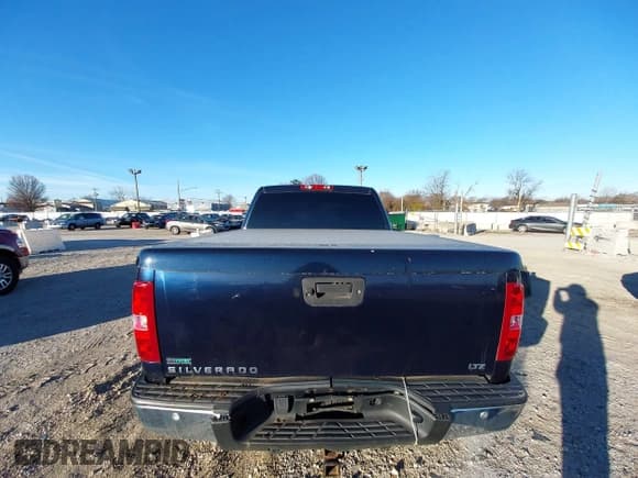 ✅ 2011 Chevrolet Silverado 1500 LTZ • VIN: 1GCPKTE33BF216129 • Lot: 43807322. Wystawiony na IAAI z przebiegiem 236 925 mil. Bezpłatny archiwum sprzedaży aukcyjnych z USA i szczegółowy raport historii pojazdu na DreamBid. Zdjęcie 16.