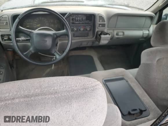 1998 Chevrolet Silverado 1500 z VIN 1GCEC14R3WZ141824, wystawiony jako Copart lot #84471025 z przebiegiem 171 517 mil mil oraz Szkoda całkowita • Salvage title. Historia ofert i sprzedaży dostępna na DreamBid. Obrazek 8.