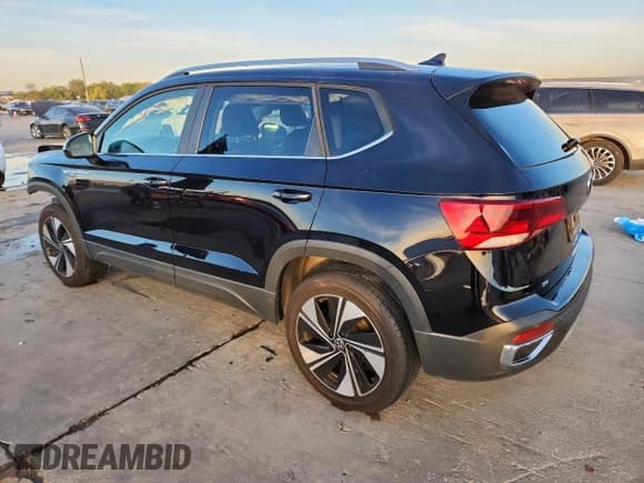✅ 2024 Volkswagen Taos SE • VIN: 3VVUX7B21RM131163 • Lot: 91880345. Listed on Copart with 21,261 mi. Free auction sales archive from the USA and detailed vehicle history report at DreamBid. Image 2.