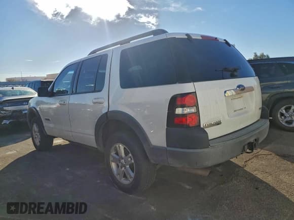 ✅ 2007 Ford Explorer XLT • VIN: 1FMEU73E97UB03992 • Lot: 95802465. Listed on Copart with 137,194 mi. Free auction sales archive from the USA and detailed vehicle history report at DreamBid. Image 2.