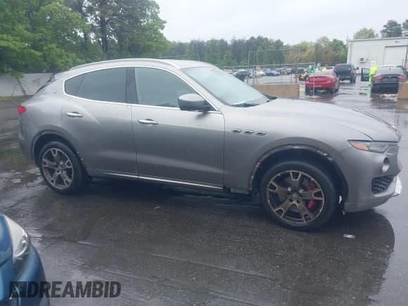 ✅ 2017 Maserati Levante S • VIN: ZN661YUL2HX260685 • Lot: 42327320. Wystawiony na IAAI z przebiegiem 70 626 mil. Bezpłatny archiwum sprzedaży aukcyjnych z USA i szczegółowy raport historii pojazdu na DreamBid. Zdjęcie 14.