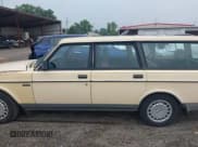 ✅ 1986 Volvo 240 DL • VIN: YV1AX885XG1716935 • Lot: 42845113. Listed on IAAI with 85,604 mi. Free auction sales archive from the USA and detailed vehicle history report at DreamBid. Image 14.