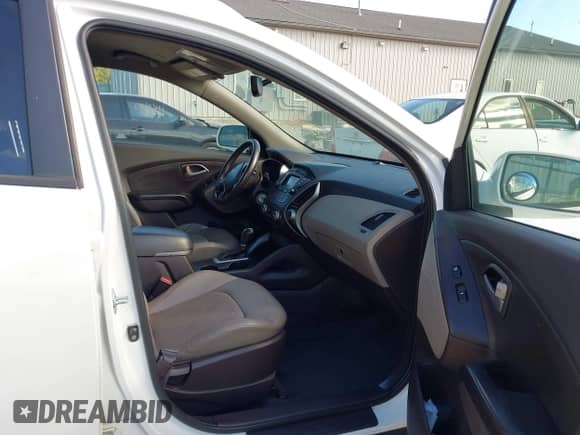 2014 Hyundai Tucson Limited with VIN KM8JU3AG6EU791944, listed as a IAAI auction lot 43436689 with 167,083 mi miles and . Bid and sale history available at DreamBid. Image 5.