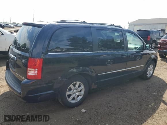 ✅ 2010 Chrysler Town & Country Touring Plus • VIN: 2A4RR8DX7AR382080 • Lot: 67371025. Wystawiony na Copart z przebiegiem 148 531 mil. Bezpłatny archiwum sprzedaży aukcyjnych z USA i szczegółowy raport historii pojazdu na DreamBid. Zdjęcie 3.