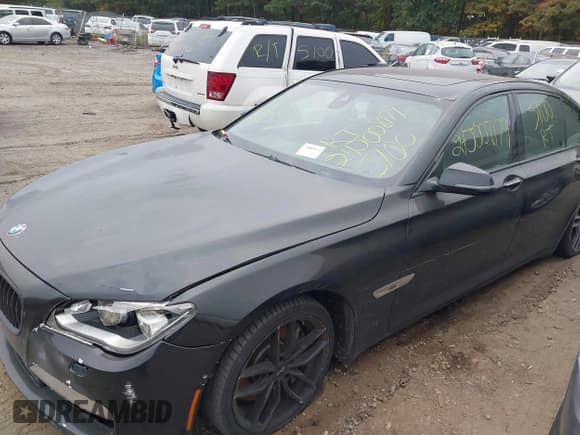 ✅ 2015 BMW 7 Series 750i xDrive • VIN: WBAYB6C57FD965802 • Lot: 40588698. Listed on IAAI with Not provided. Free auction sales archive from the USA and detailed vehicle history report at DreamBid. Image 13.