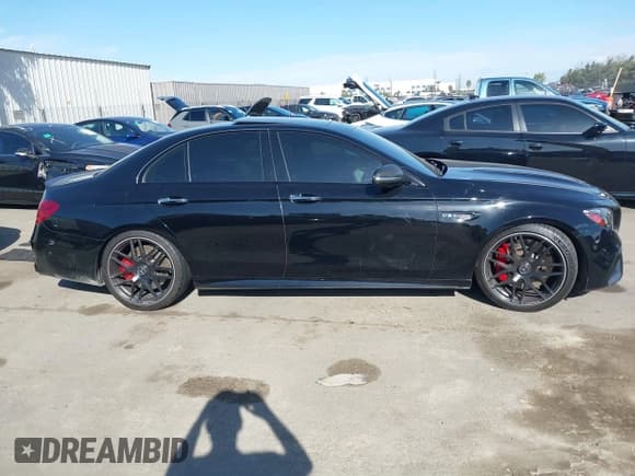 ✅ 2020 Mercedes-Benz E 63 S AMG • VIN: WDDZF8KB0LA750201 • Лот: 41266357. Опубликован ранее на IAAI с пробегом 55 876 миль. Бесплатный доступ к архиву аукционных продаж из США и подробный отчёт об истории автомобиля на DreamBid. Изображение 13.