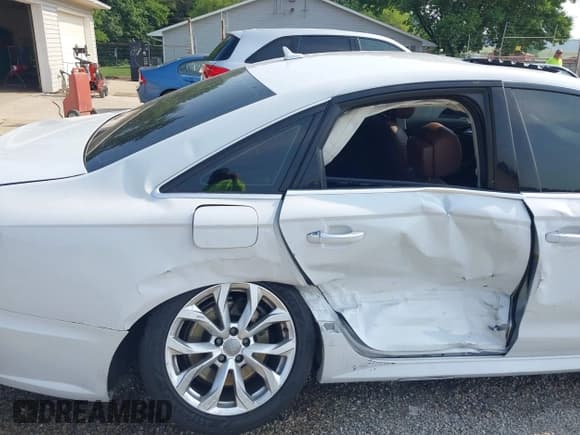 ✅ 2017 Audi A6 Premium Plus • VIN: WAUF2AFC5HN046477 • Lot: 42432352. Listed on IAAI with 60,884 mi. Free auction sales archive from the USA and detailed vehicle history report at DreamBid. Image 19.