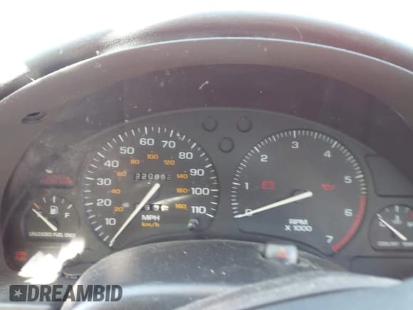 ✅ 1997 Saturn SC • VIN: 1G8ZF1280VZ261592 • Lot: 43468001. Listed on IAAI with 220,986 mi. Free auction sales archive from the USA and detailed vehicle history report at DreamBid. Image 7.